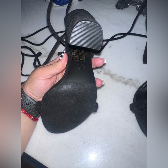 Miss Lola black suede block heel - Picture 3 of 5